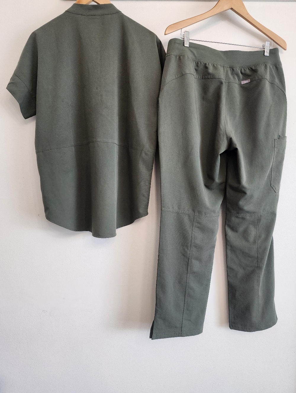 FIGS Moss Manila Oversized Top Kade Cargo Pants Scrub Set L - Picture 3 of 13